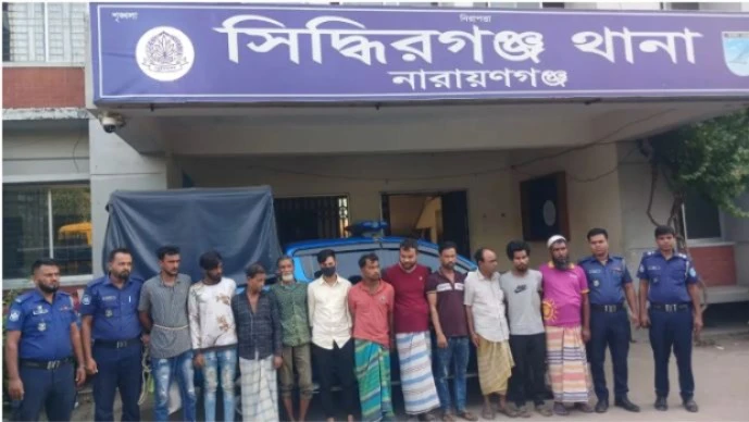 অভিযান চালিয়ে আওয়ামী লীগের ৪ কর্মীসহ ১৫ জনকে গ্রেপ্তার করেছে পুলিশ